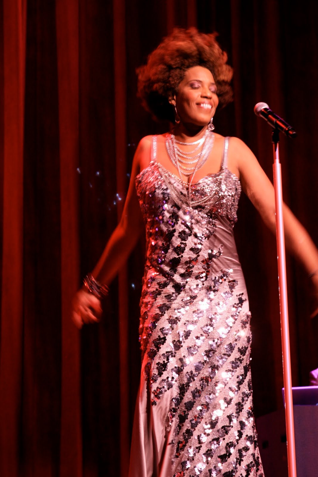 dwightthewinedoctor Macy Gray rocks the "House" at Macy's Passport