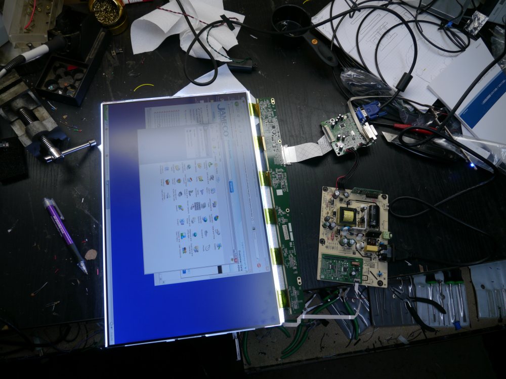 [asus+VH198T+disassembly4.jpg]