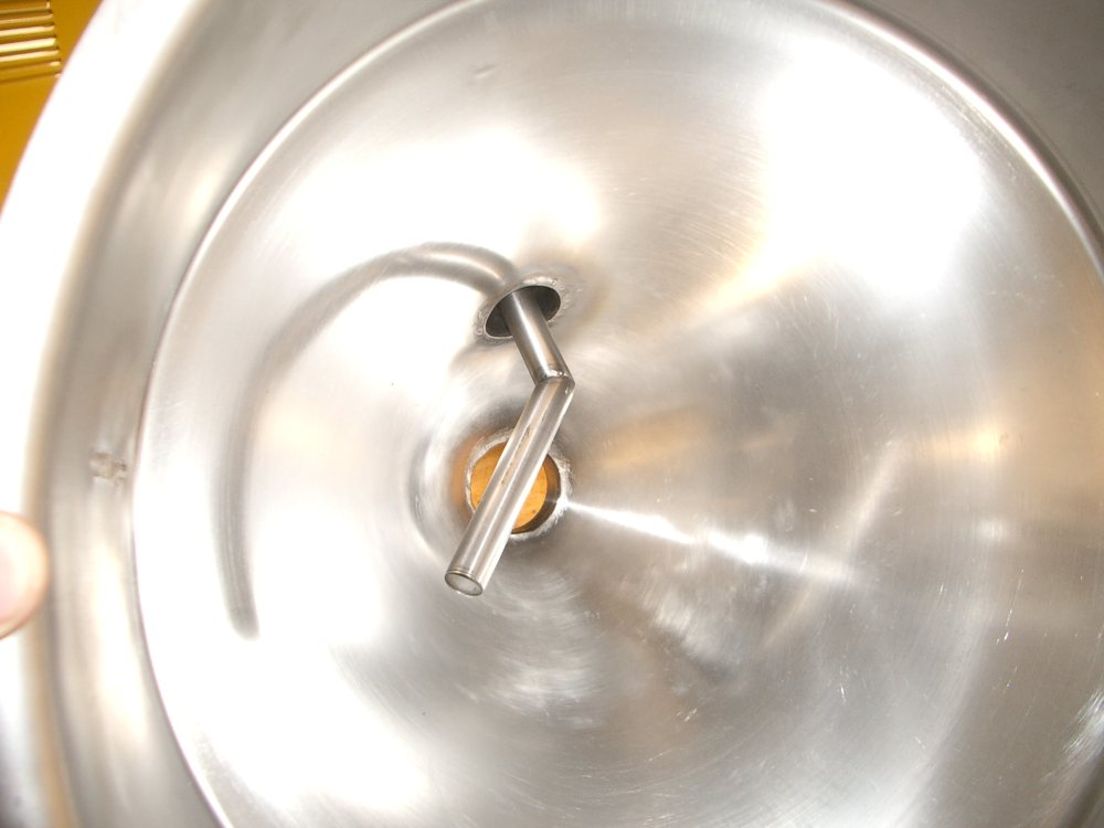 [racking+cane+inside+tank.jpg]