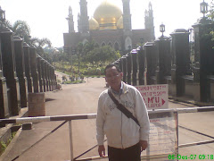 Masjid "Kubah Emas" Depok