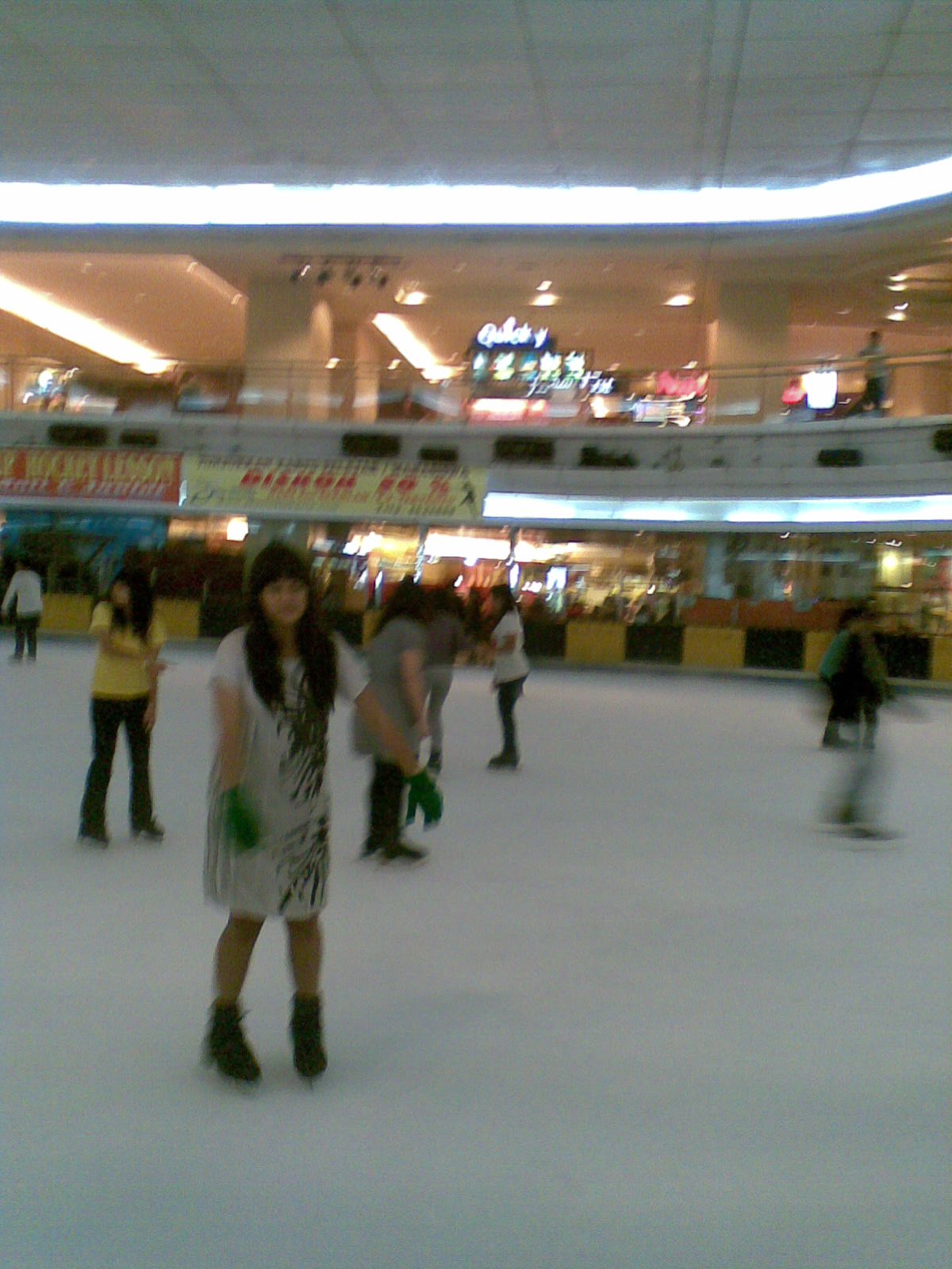 Story about me & him ♥♥: ice skating @ Mall Taman Anggrek