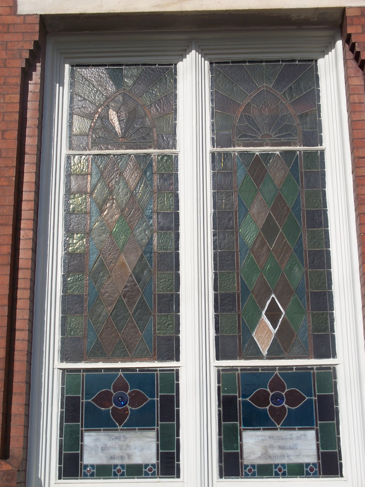 [St.+Joseph's+Catholic+Church,+Macon+Georgia+Stained+Glass+window.JPG]