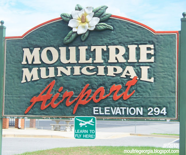 MOULTRIE Colquitt Attorney Restaurant Dr. Hospital Bank Church