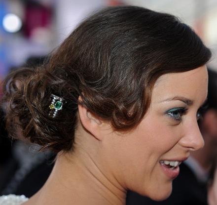 [2010-01-fn-sag-awards-jewelry-hair3.jpg]