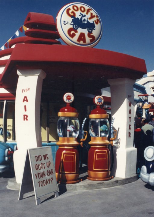 [GoofyGasStation_photo_02.jpg]