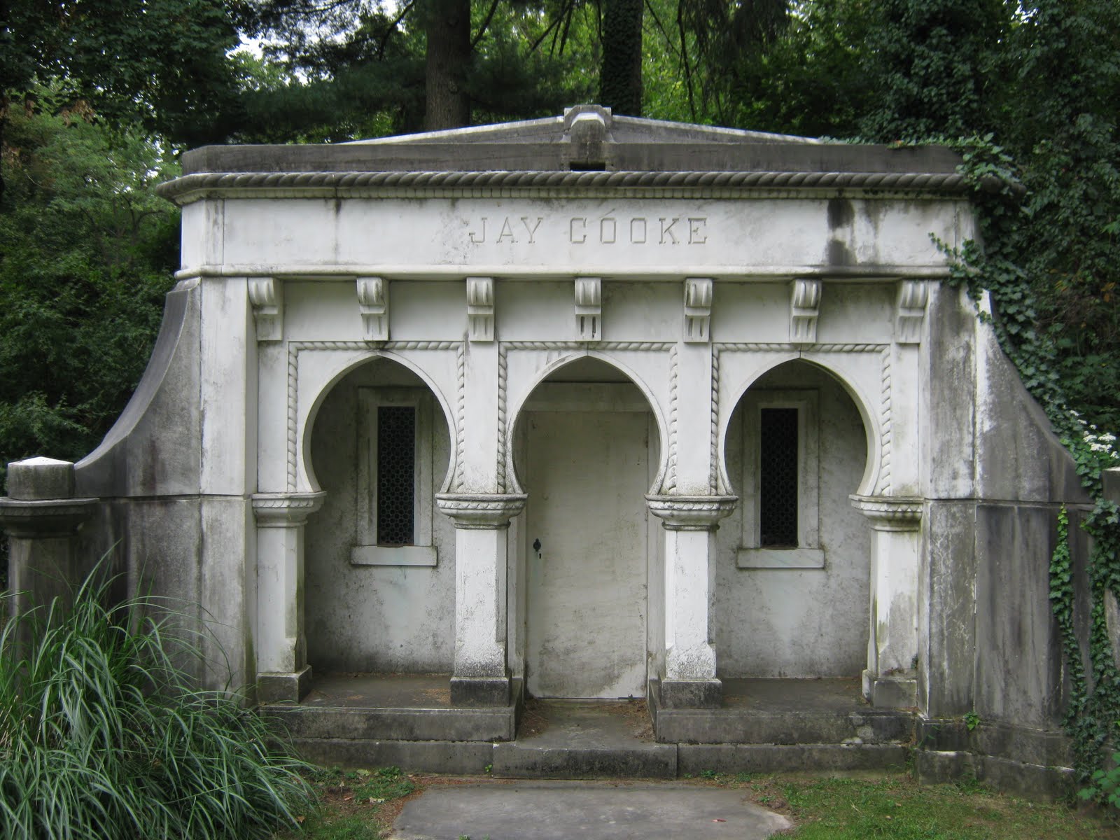 The Continuing Adventures of Eric, Noelle and Sierra A Walking Tour of