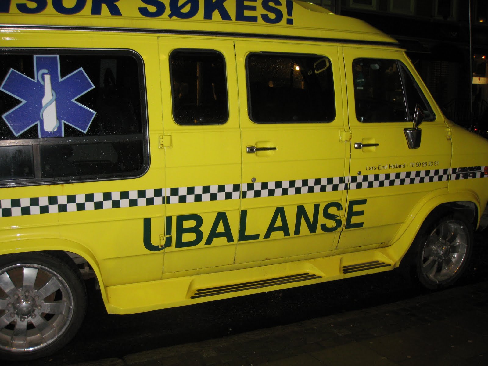 Bilde Av Ambulanse Bamse Som Lages