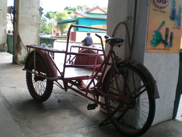 Cargo tricycle in Wayang Street, Kuching