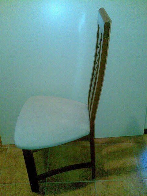 VENTA MOBILIARIO POR TRASLADO URGENTE: 4 SILLAS MADERA MICROFIBRA CRUDO