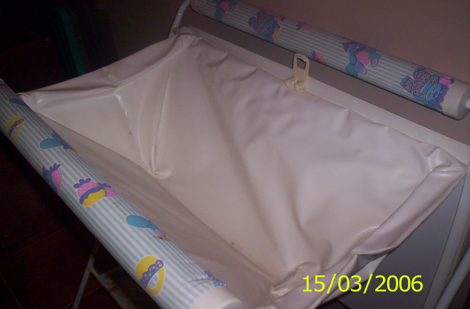 VENTA MOBILIARIO POR TRASLADO URGENTE: BAÑERA BEBE PLEGABLE