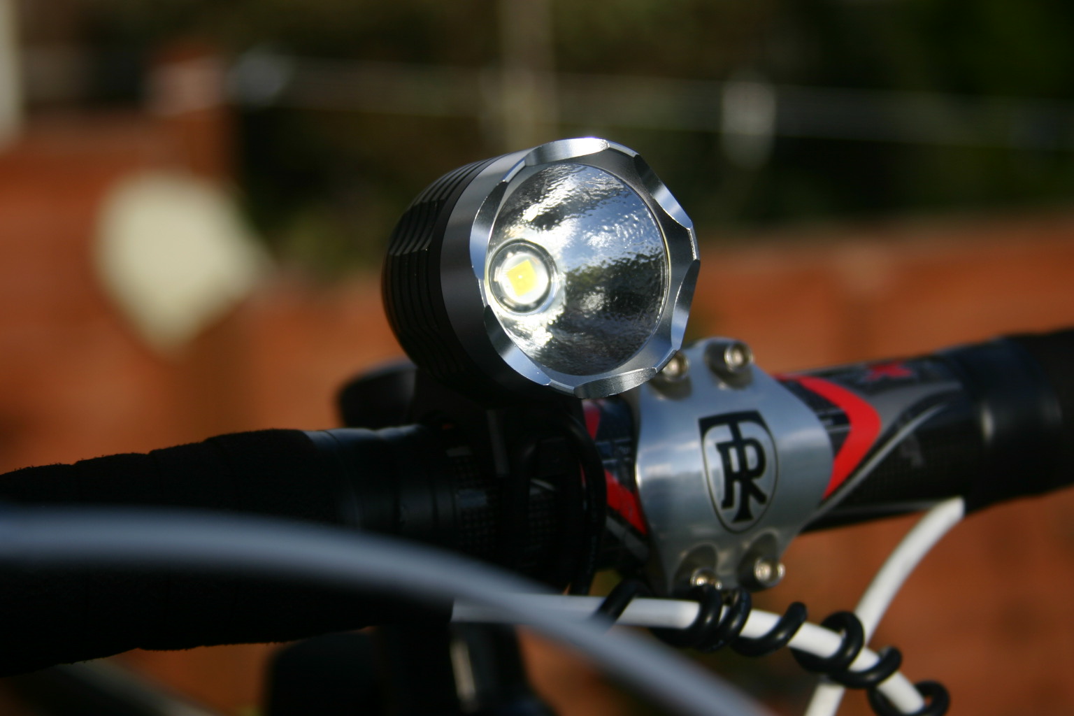 10++ 250 Lumens Bike Light at Demax1