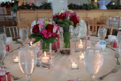 [Burgundy+and+Pink+Centerpiece.jpg]