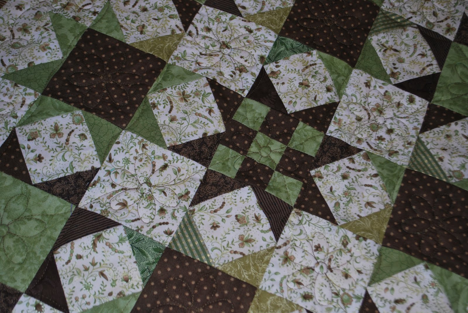 Distinctive Designs Square In A Square Table Topper