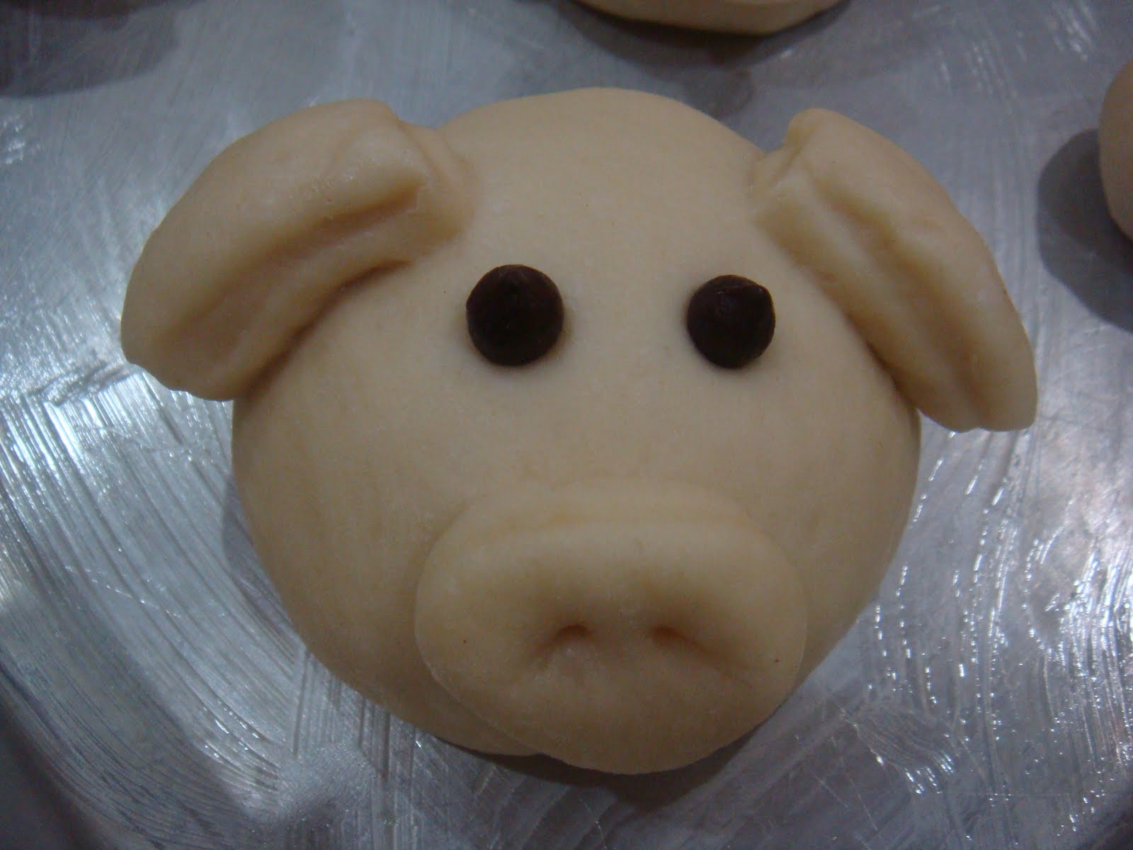 走进烘焙厨房: 可爱巧克力小猪面包