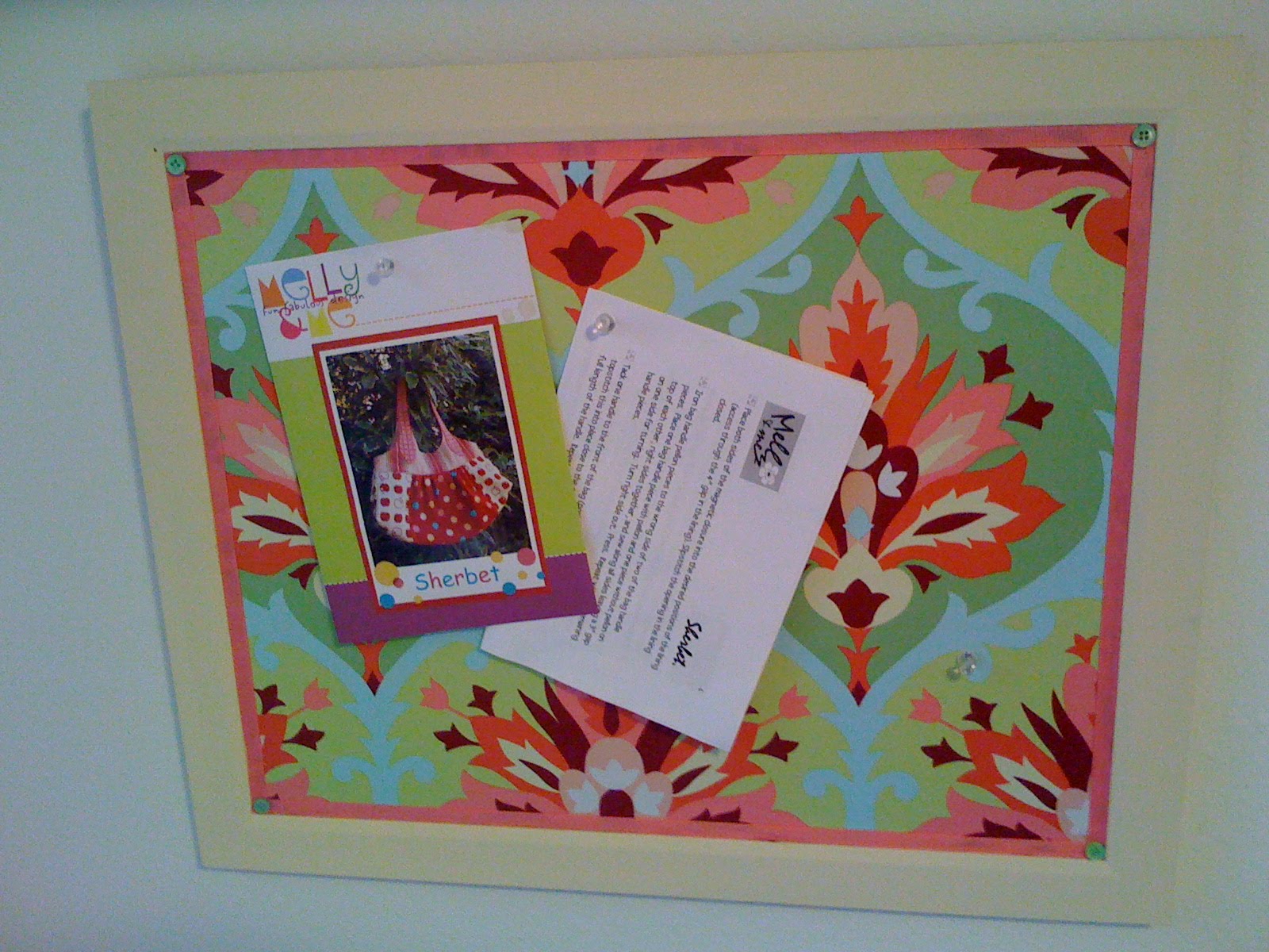 MLE LN A Pretty Little Bulletin Board