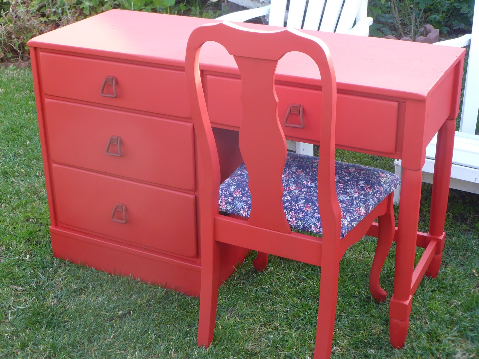 Shabby To Chic Treasures: Red Shabby Chic Desk and Chair