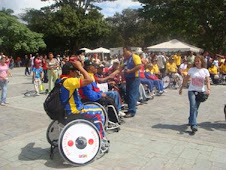 Atletas y artistas del grupo Ensamble de Ciudad Bolívar
