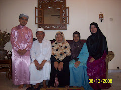 Gambar saya bersama keluarga mertua
