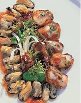 Mussels salad with tomato and mozzarella