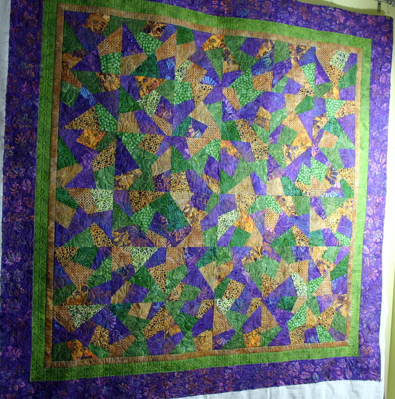 Three Bears Quilting Joyce's Mardi Gras Quilt is Finished!