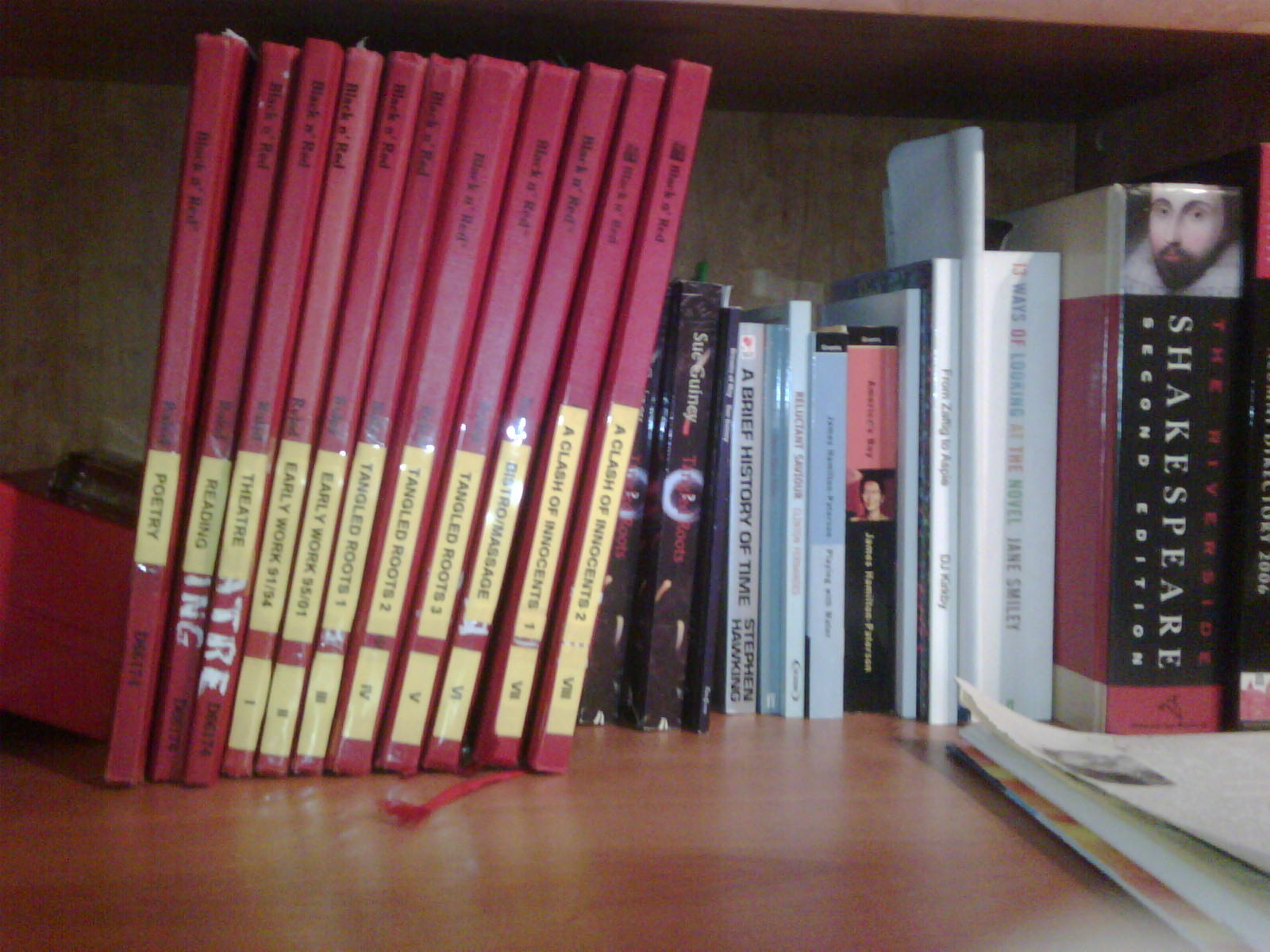 [black+n+reds.jpg]