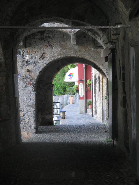The promenade on the lake