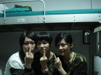 [Image: taiwan+female+soldier2.jpg]