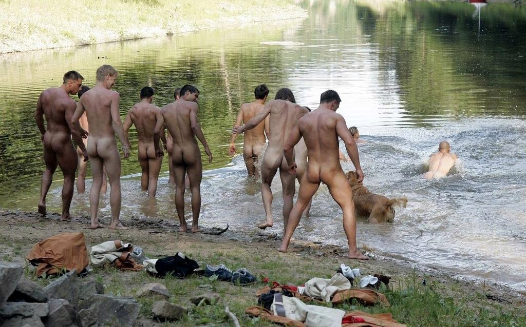 skinny_dipping-729654.jpg