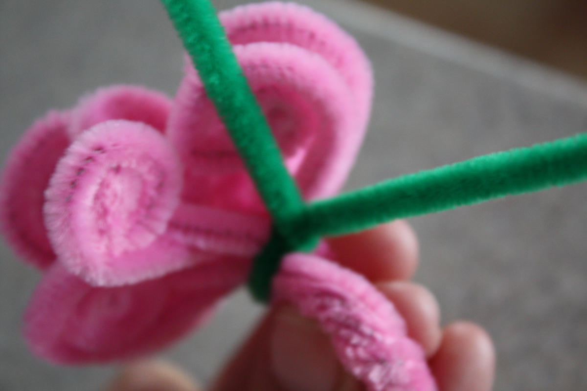 JaeBellz DIY Flower Ring Pipe Cleaners