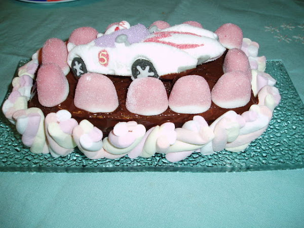  <strong>TARTA</strong> DE NUBES Y <strong>GOMINOLAS</strong> 