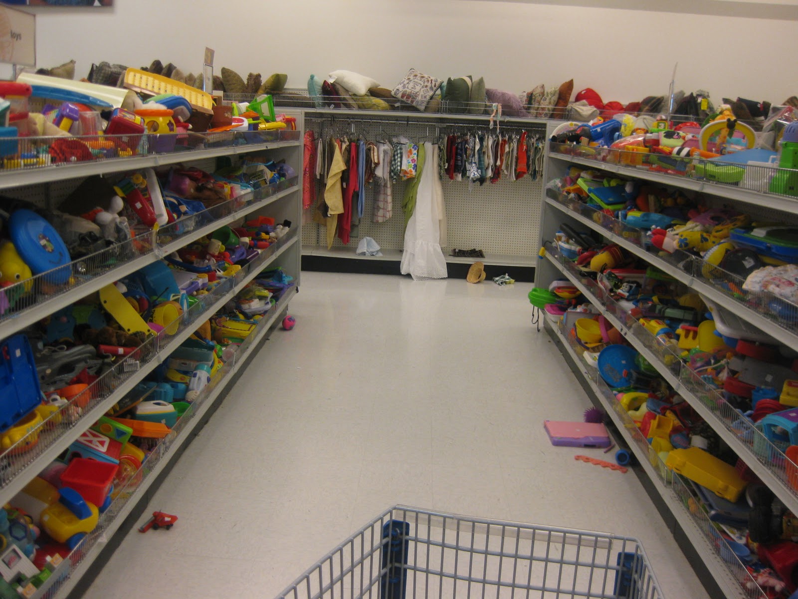 The 80's Toy Ark Come Thrifting With Me!