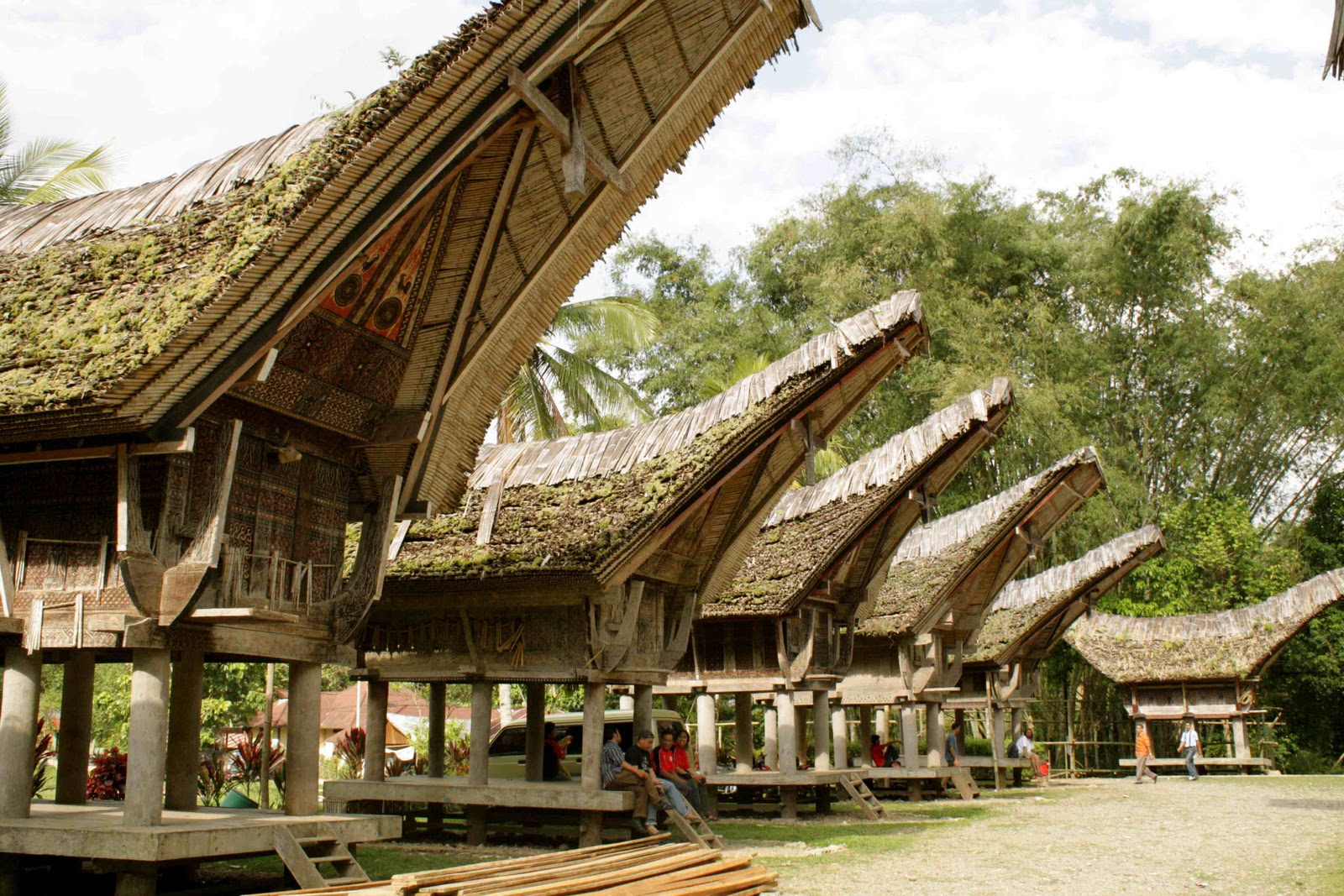 tourism, culinary and entertainment cultural tourism in Tana Toraja