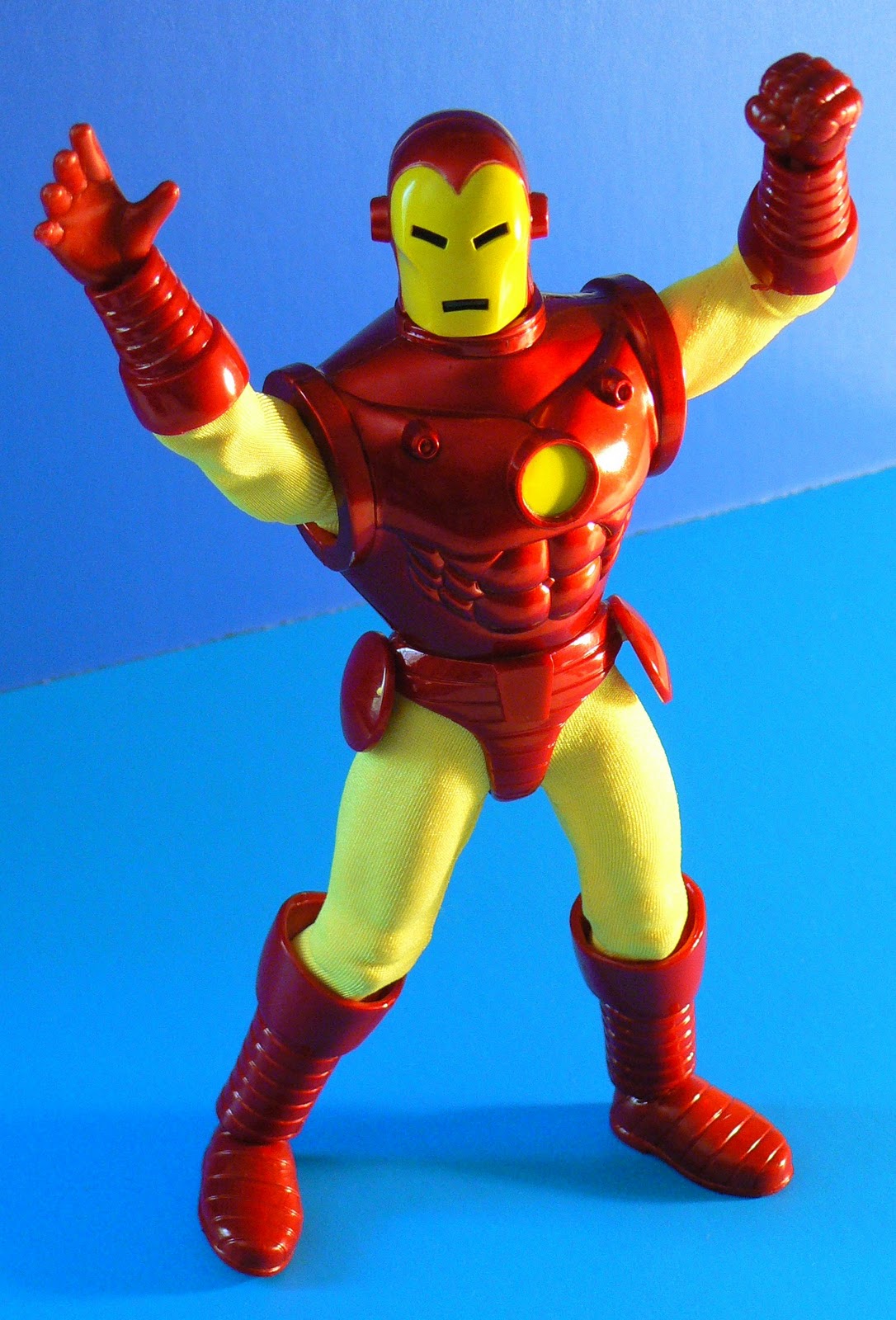 Super-DuperToyBox: Famous Covers Iron Man