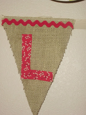 THE CHILDREN'S NEST: Easy Peasy DIY Valentine Banners!!