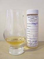 kavalan peated sample and glass
