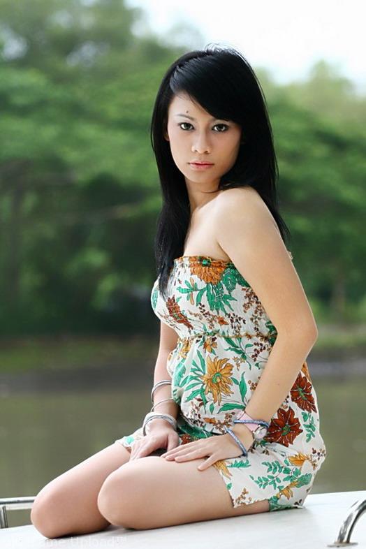 Studio Gallery Indonesian Model Sexy Posing | CINEMANIA STUDIO
