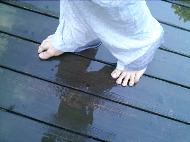 Barefoot Voyeur Wet Steps 