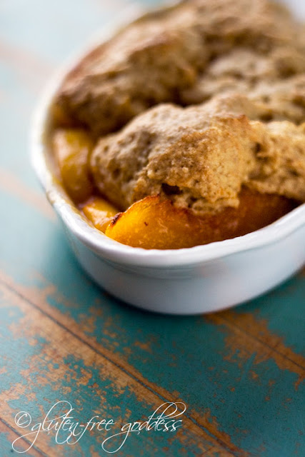 A new gluten free cobbler recipe made with juicy ripe peaches