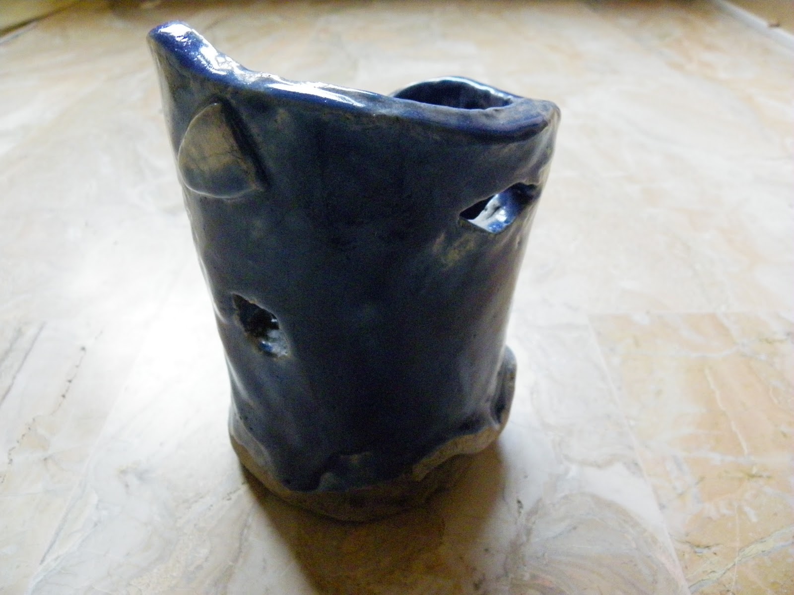 Terres mêlées: Pot à ustensiles de cuisine