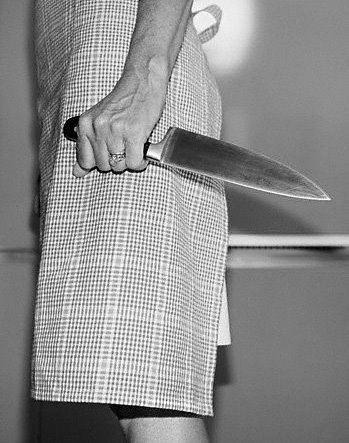 [Woman+holding+a+butcher+knife,+by+BBird.jpg]