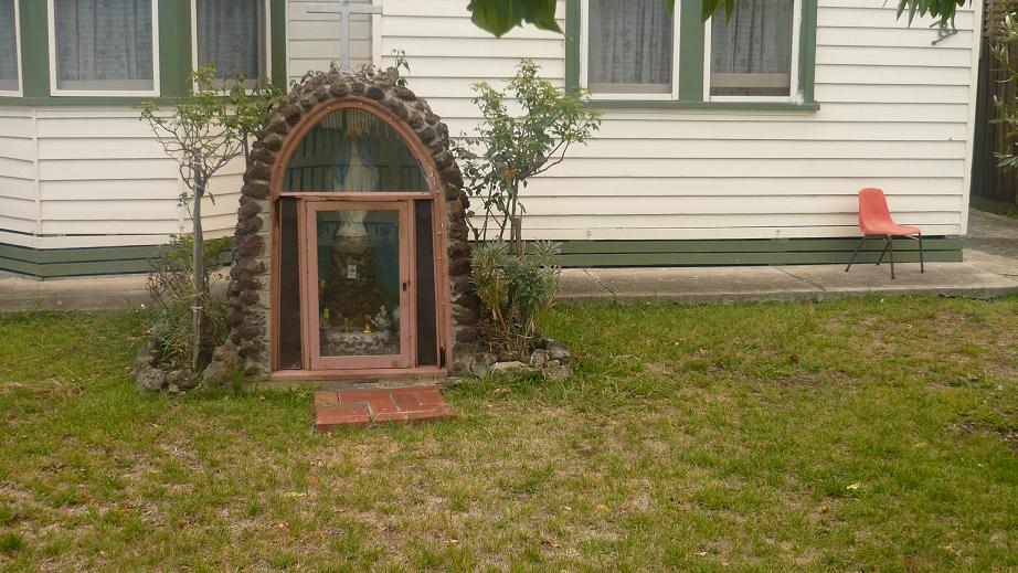 [brunswick+shrine.JPG]