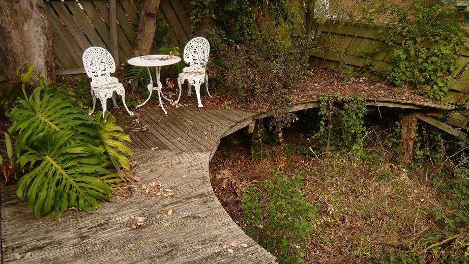 [pool+hole.JPG]