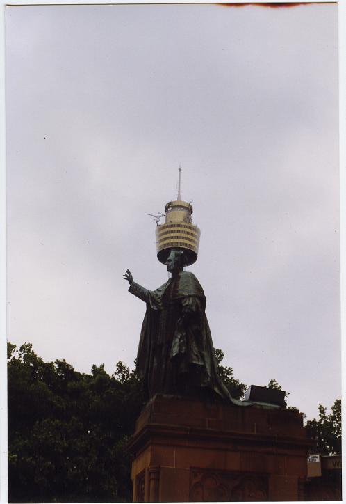 [the+statue+of+centrepoint+sm.JPG]
