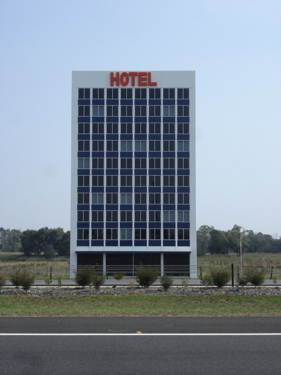 [hotel.JPG]