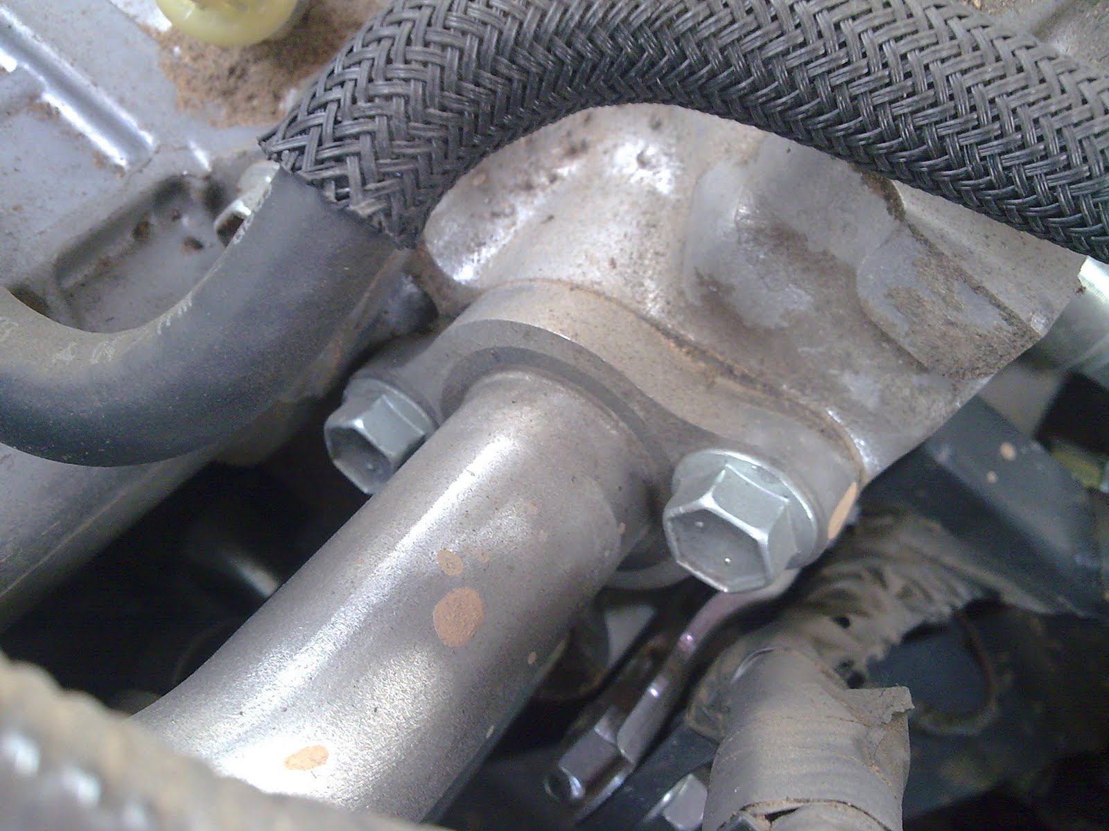 Aicanduit Anulación de la válvula EGR en un TOYOTA RAV4 D4D (Disabling EGR valve in Toyota RAV4