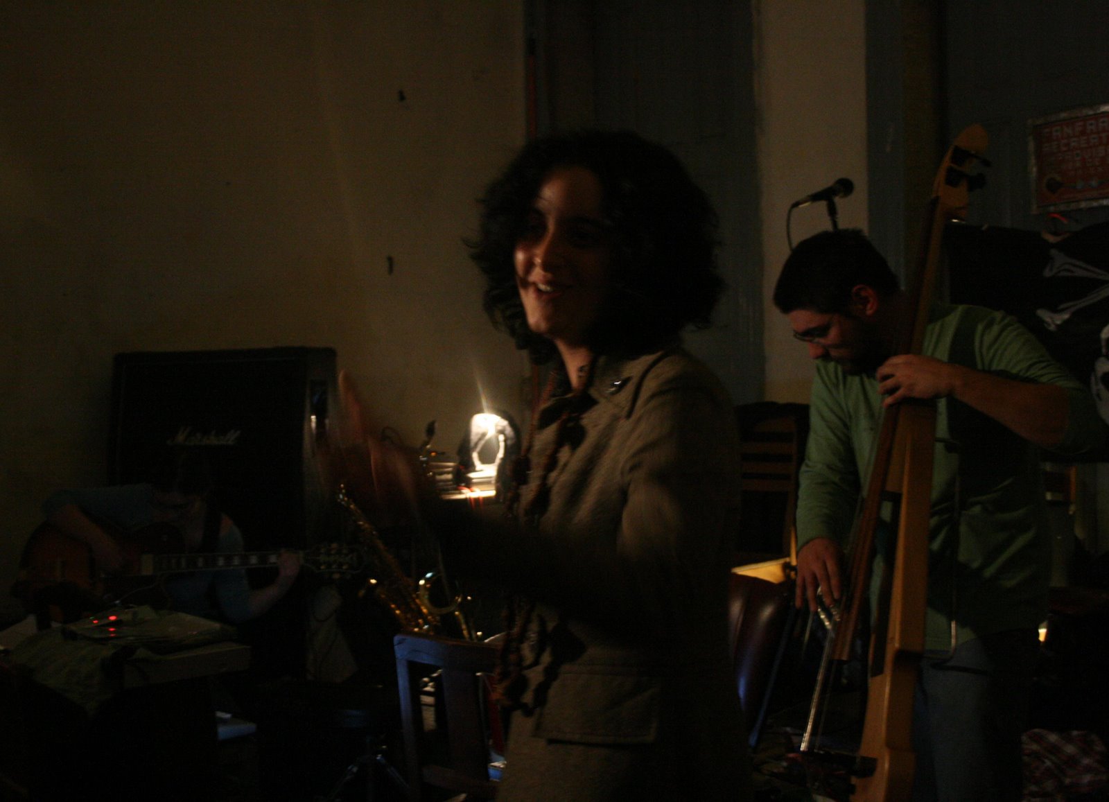 [hino+porta+65+fechada.JPG]