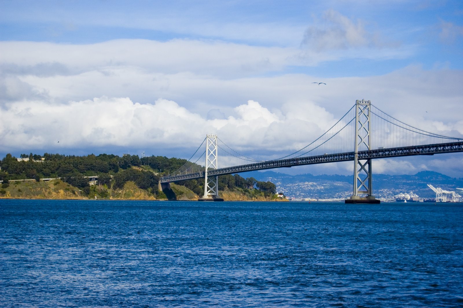 [island+and+bridge.JPG]