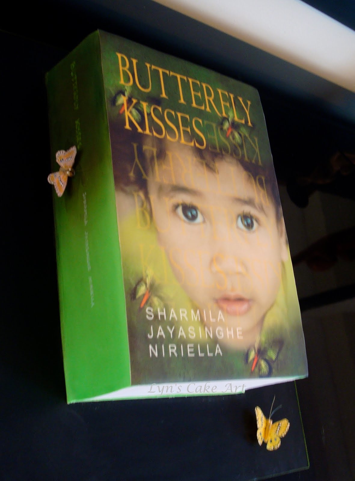 Lyn's Cake Art Butterfly Kisses book launch