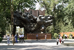 Suuressa isänmaallisessa sodassa kaatuneiden muistomerkki Almatyssä