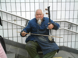 Chinese busker
